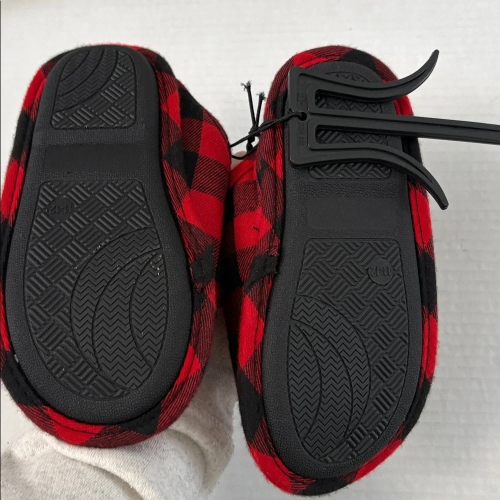 NWT Holiday Time Plaid Red Black Slippers Toddler 11-12